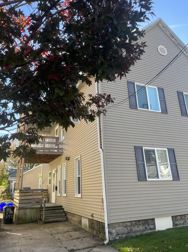 Photo - 1021 W 4th St Unit 1