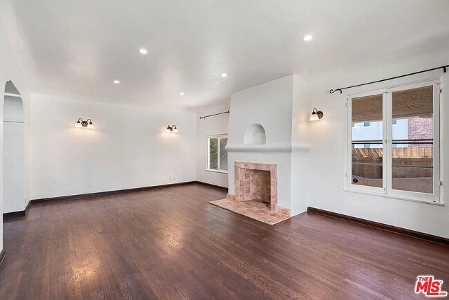 Photo - 8230 Blackburn Ave