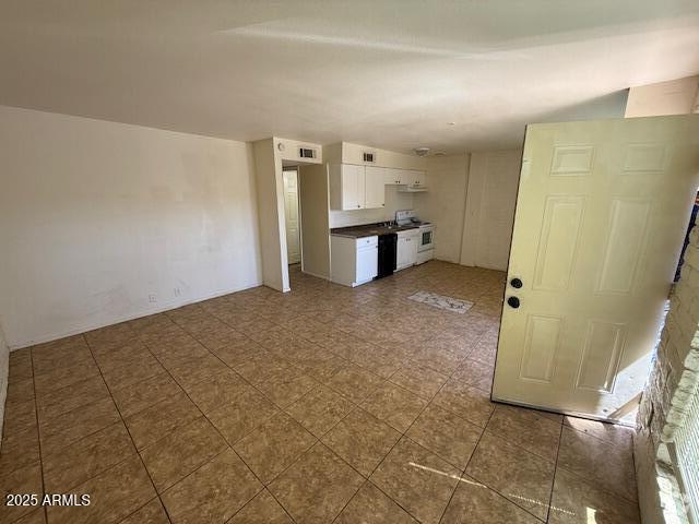 Building Photo - 2333 W Glenrosa Ave Rental