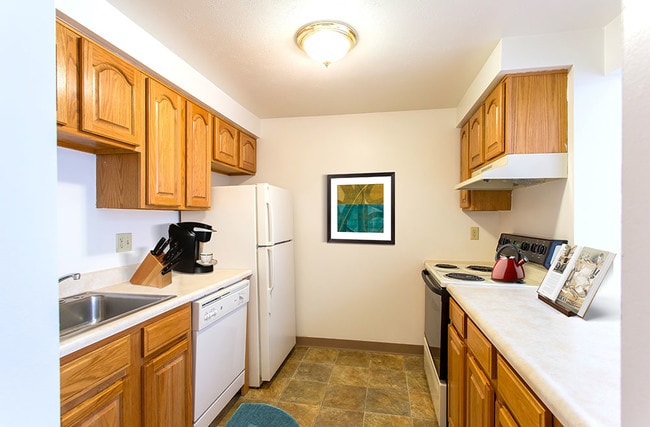 Photo - Riverton Knolls Apartment and Townhomes