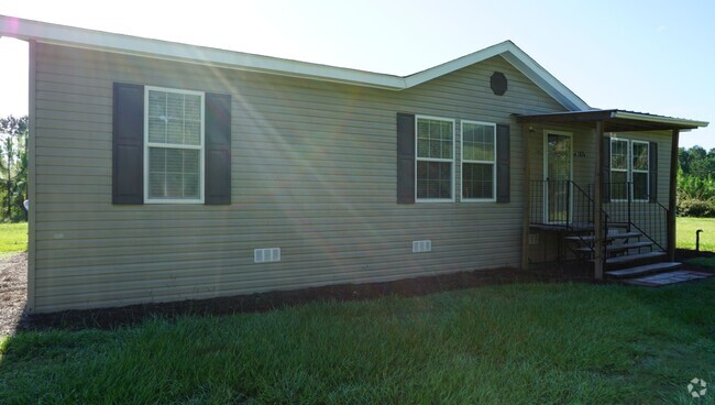 Building Photo - Home in the Lowndes County