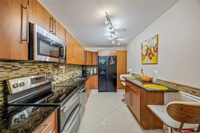 Photo - 3001 S Ocean Dr Unit 425