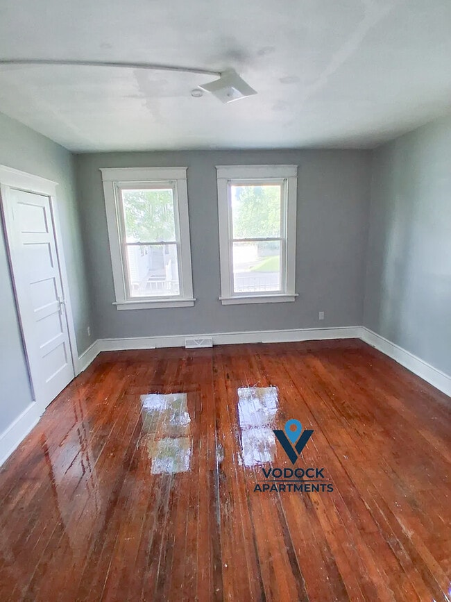 133 Farmington Ave