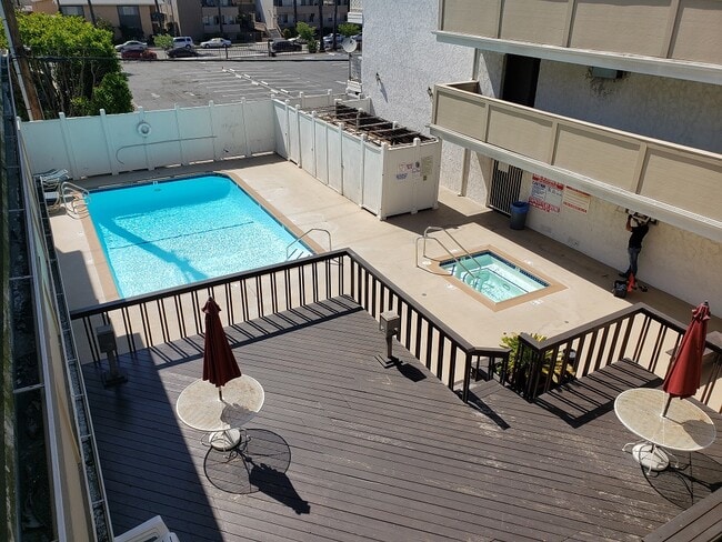 Common Pool Jacuzzi - 3565 Linden Ave Unit 343