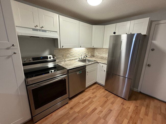 Photo - 105 Elmwood Dr