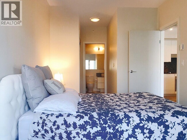 Photo - 2788 Prince Edward St Unité 301