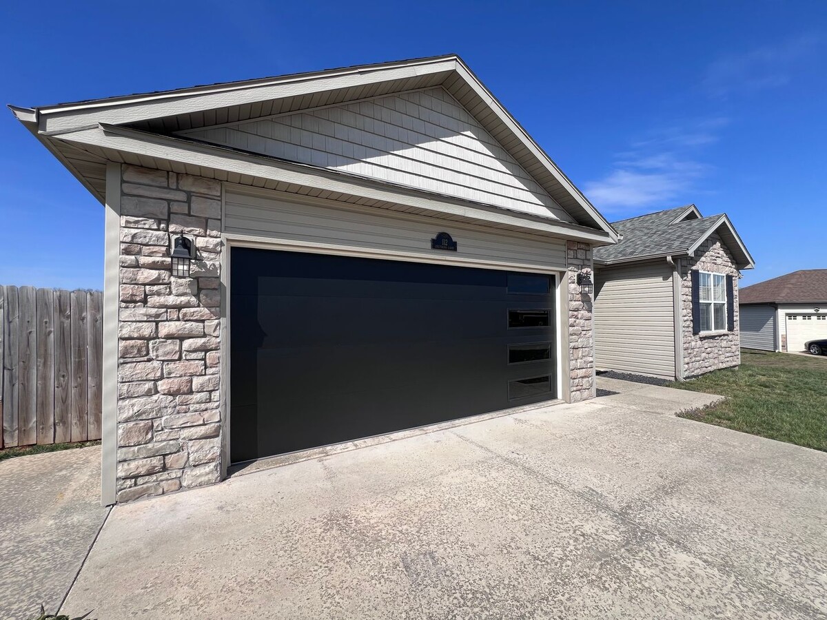 Photo - Beautiful Modern 5-Bedroom Home in Brush Creek-St. Robert!