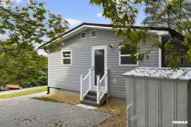 Photo - 717 Howard St