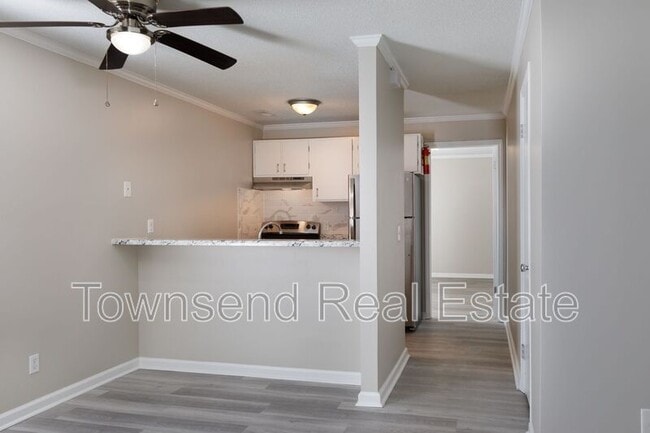 Photo - 5849 Century Oaks Dr