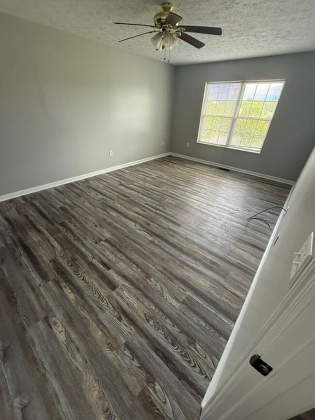 Photo - 1721 Sparrow Ln