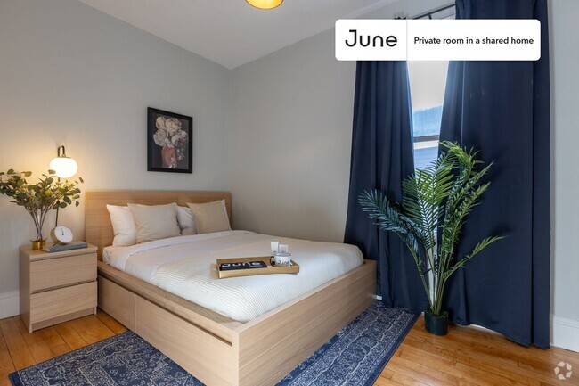 Building Photo - Private bedroom in 4 bed/2 bath Home