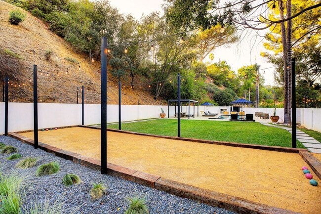 Photo - Fully Furnished Luxurious Spanish Mediterranean Villa in Hollywood Hills: 4-Bedroom, 2.5-Bath Ret...