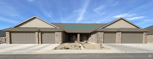 Building Photo - **BEAUTIFUL LINCOLN 16 CONDO**