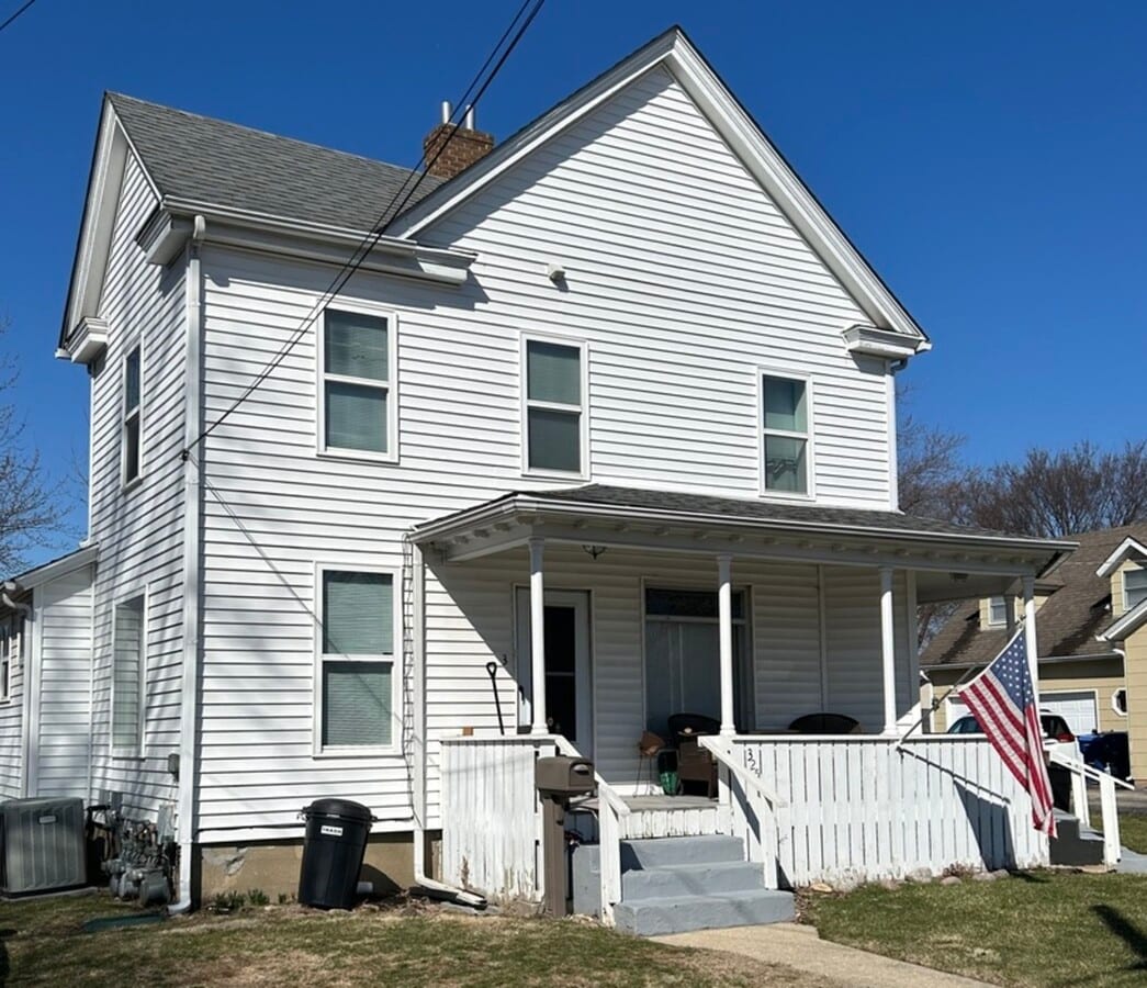 Photo - 325 W 5th St