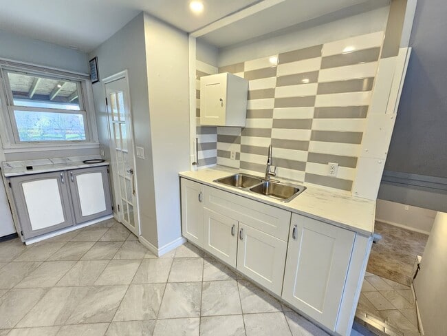 Building Photo - 99-99 Golden Blvd W