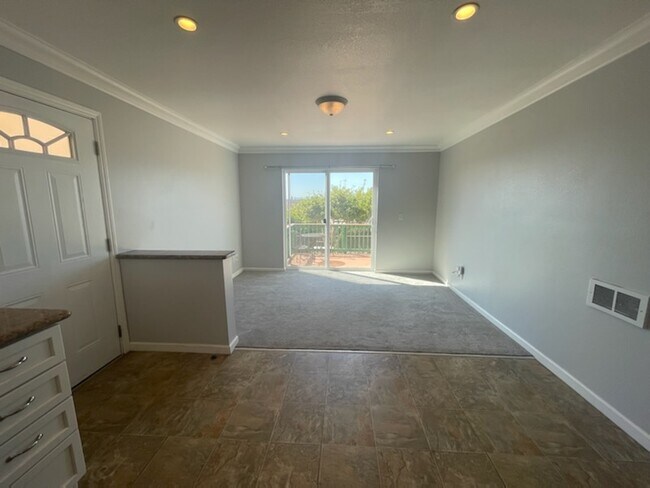 Photo - 620 Spruce Ave Townhome