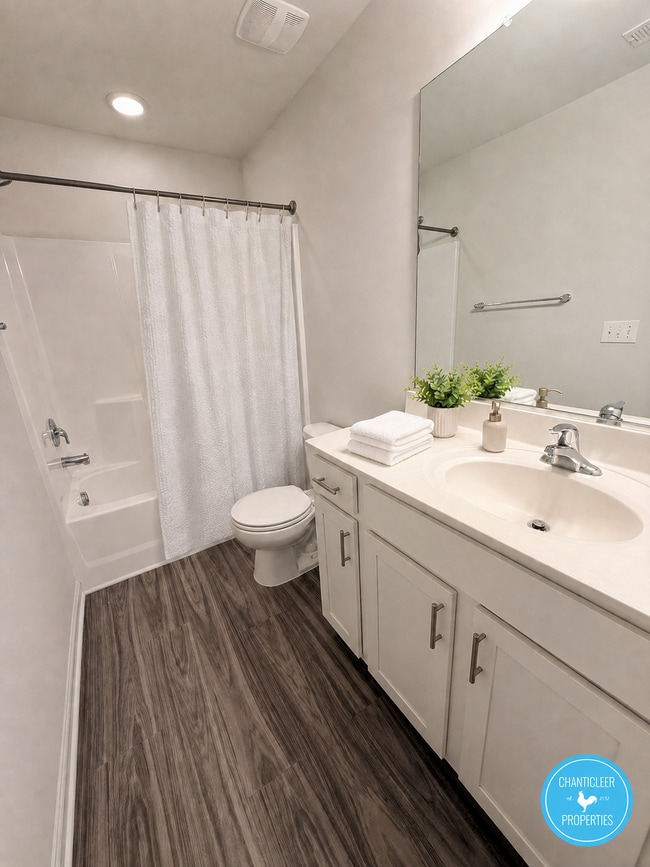 Photo - 5820 Crestlawn Ct