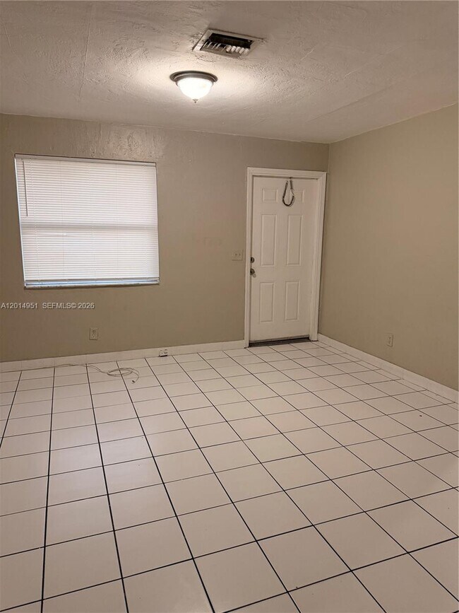 Photo - 2500 NW 21st St Unit 1