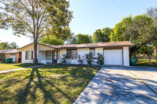 Photo - 223 Balboa Dr