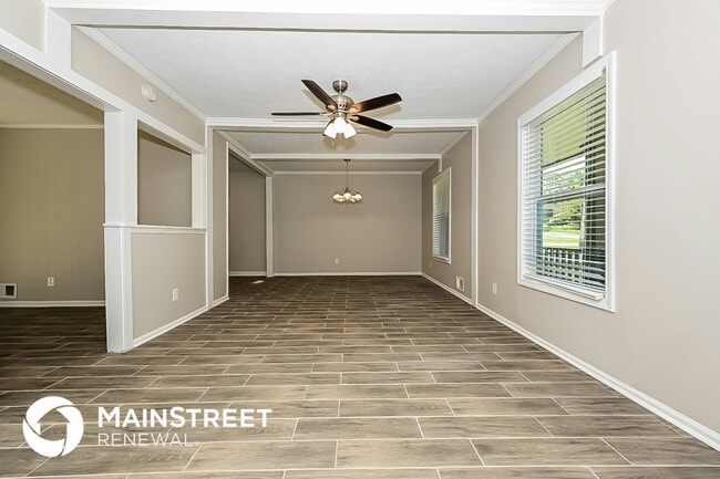 Photo - 410 Burke Cir