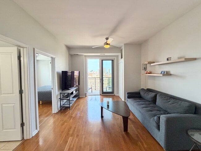 Photo - 828 W Grace St Unit 804