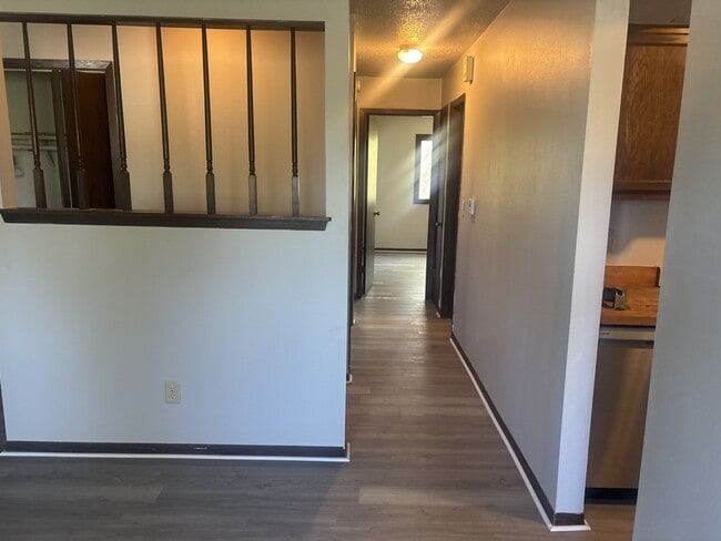 Photo - 1520 Oak Ridge Ln SE