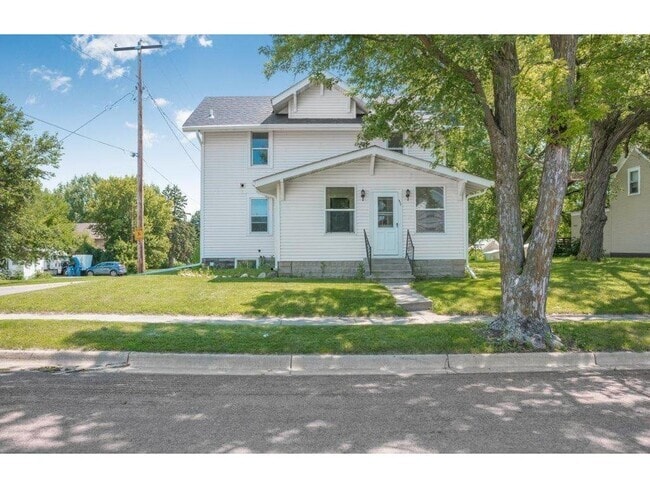 Building Photo - 857 Bradley Ave Rental