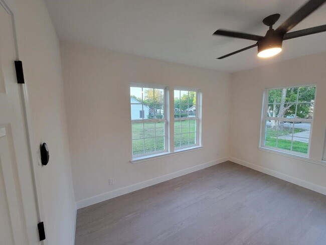 Photo - 4505 Kress St Unit A