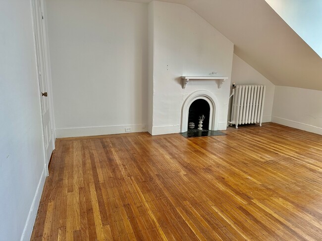 Photo - 107 Charles St Unit 5