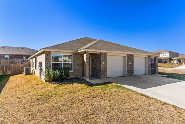 Building Photo - 1025 Cline Dr Unit A