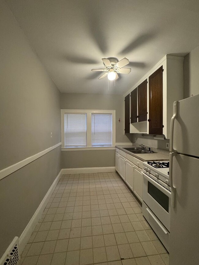 Photo - 1365 Phelps Ave Unit 1