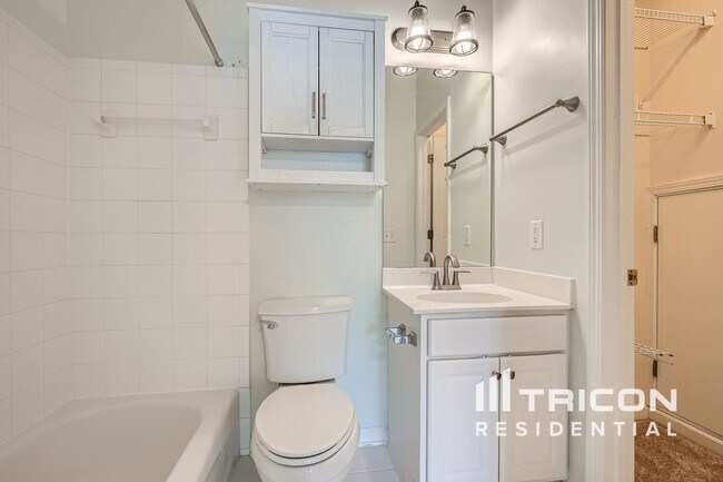 Photo - 712 Gardenside Cir SE