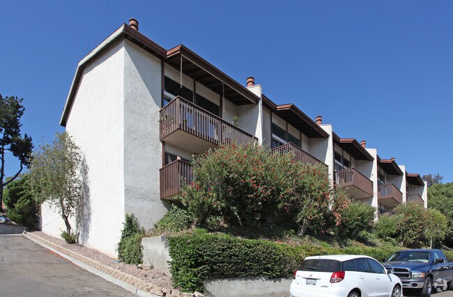 Primary Photo - Parkway Villas