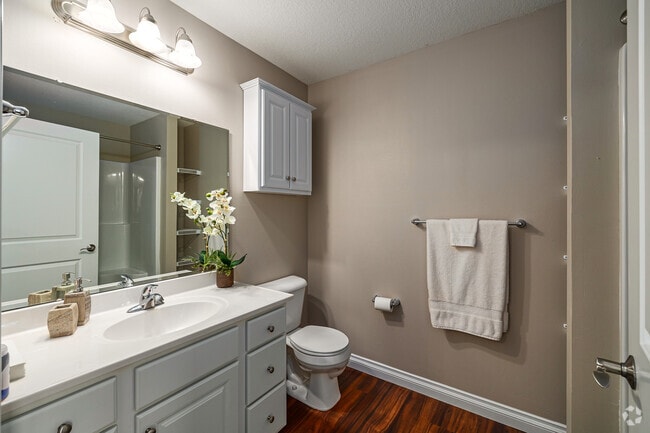 2BD, 2BA - 1076SF