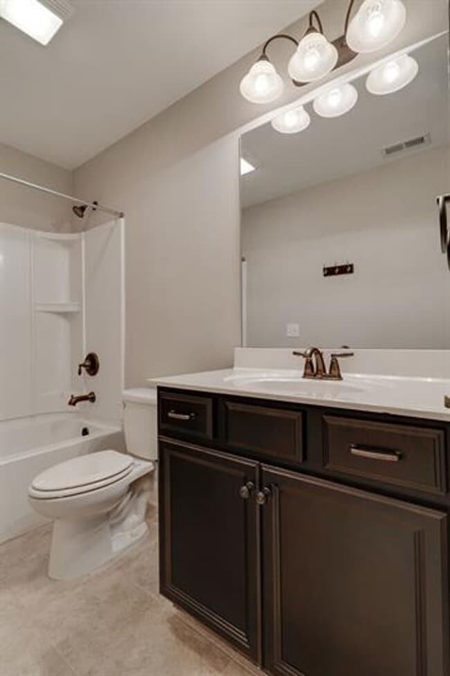 Photo - Hendersonville Townhouse - Great location!