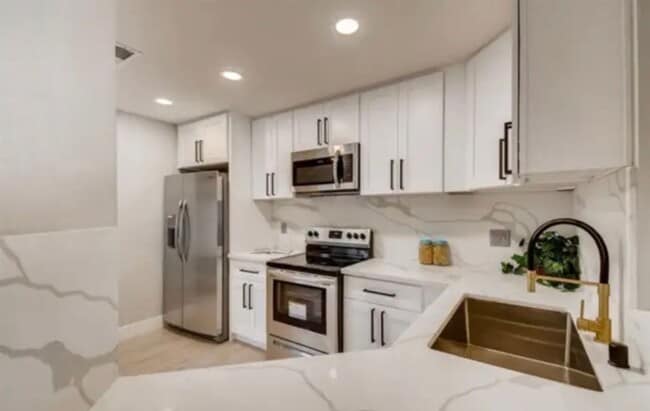 Photo - $3,700 - 3 Bed / 2.5 Bath Upgraded Townhome in The Knolls Community