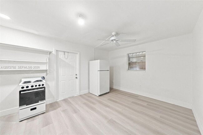 Photo - 596 NW 109th St Unidad 1