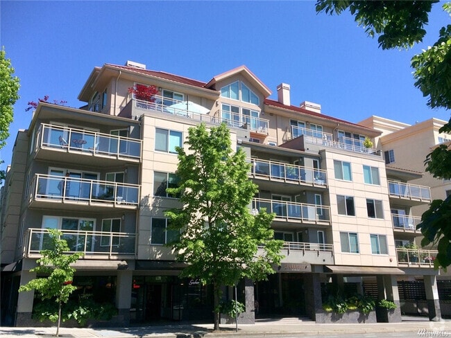 Building Photo - 11011 NE 12th St Unit 303 Rental