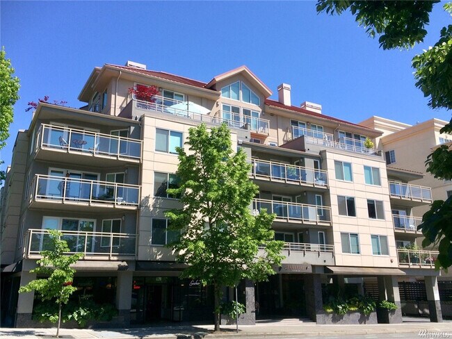 Building Photo - 11011 NE 12th St Unit 303 Rental