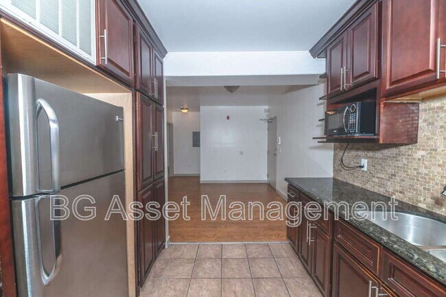 Photo - 1459 MacArthur Blvd Unit 36