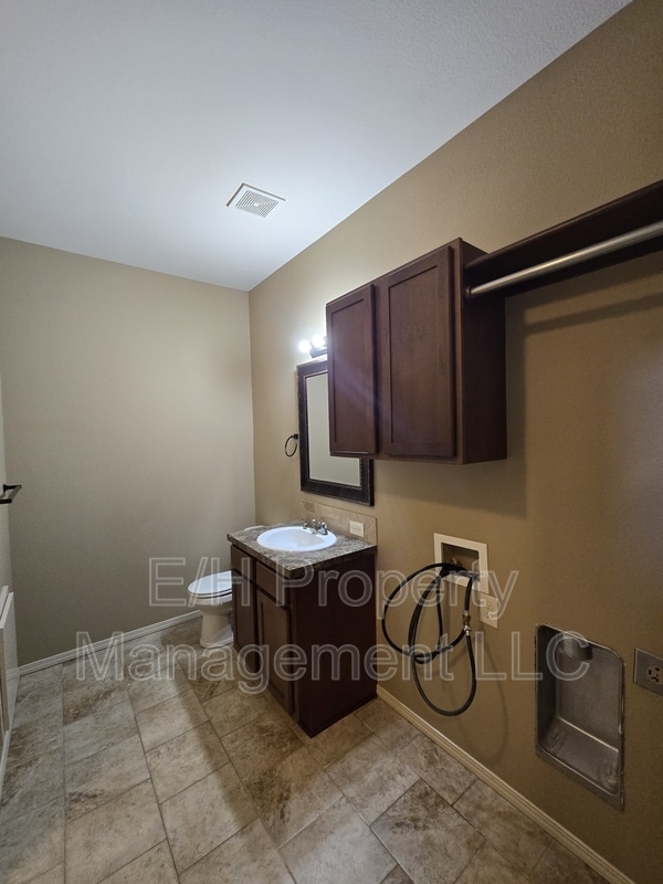 Photo - 2146 N Woodlawn Blvd