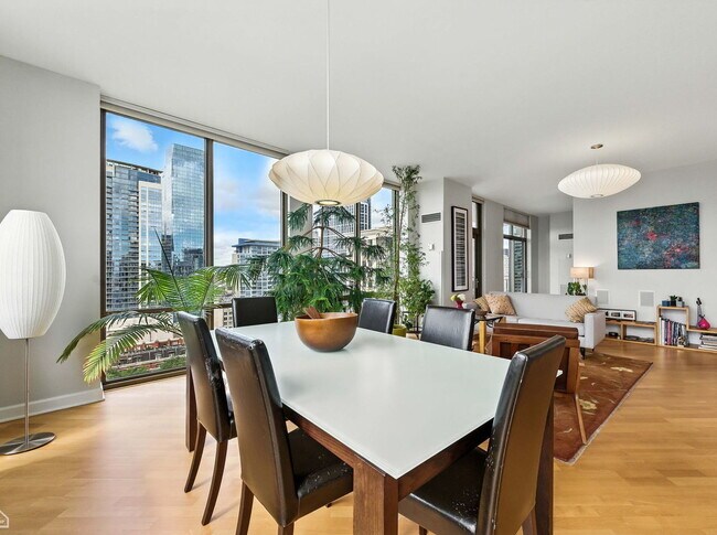 Photo - 1335 S Prairie Ave Unit 1706