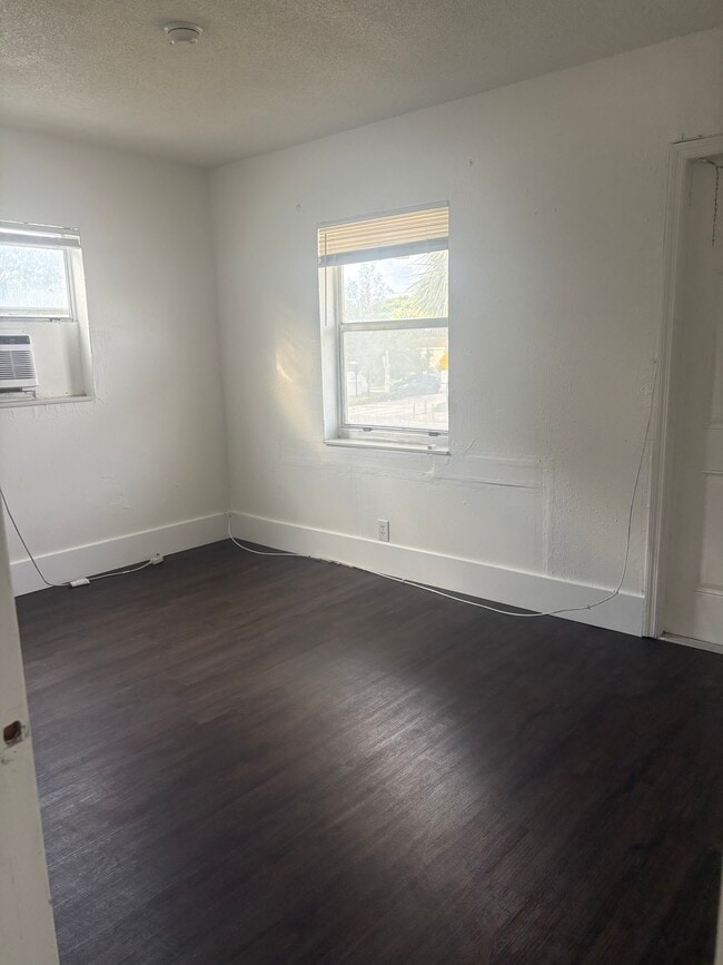 Photo - 535 7th St Unidad 4