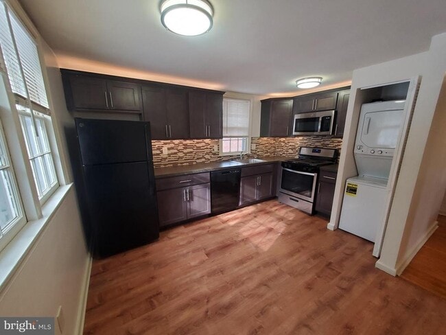 Photo - 16 St Albans Ave