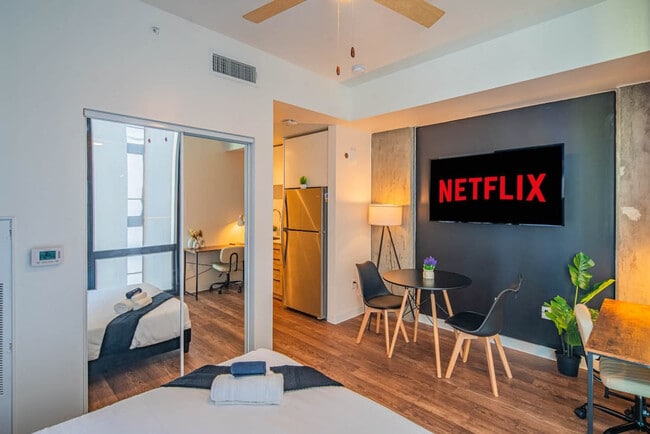 Photo - 700 N 4th St Unidad ID1263154P