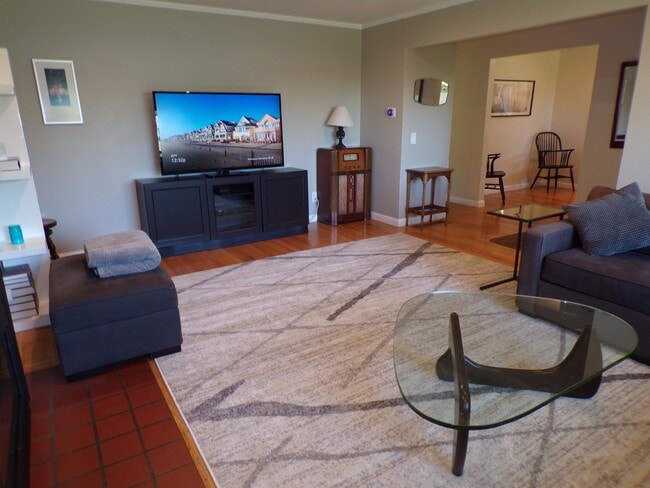 Photo - 6331 SW Wilbard St