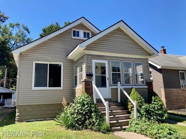 Photo - 229 Edgewood Pl