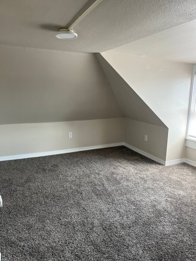 Photo - 816 W Mercury St