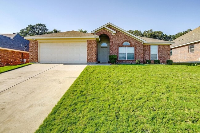 Building Photo - Wonderful 3 Bed, 2 Bath Home in Mansfield ISD- 76063