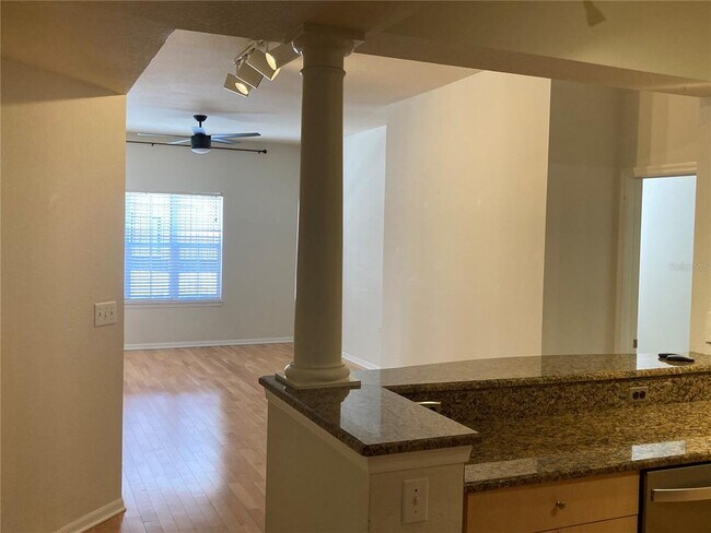 Photo - 200 4th Ave S Unidad 117